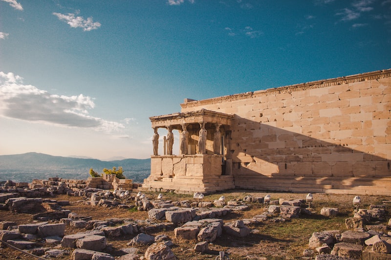 Antik Yunan Mitolojisinin Ana Tanrı ve Tanrıçaları: Zeus, Hera, Athena ve Daha Fazlası