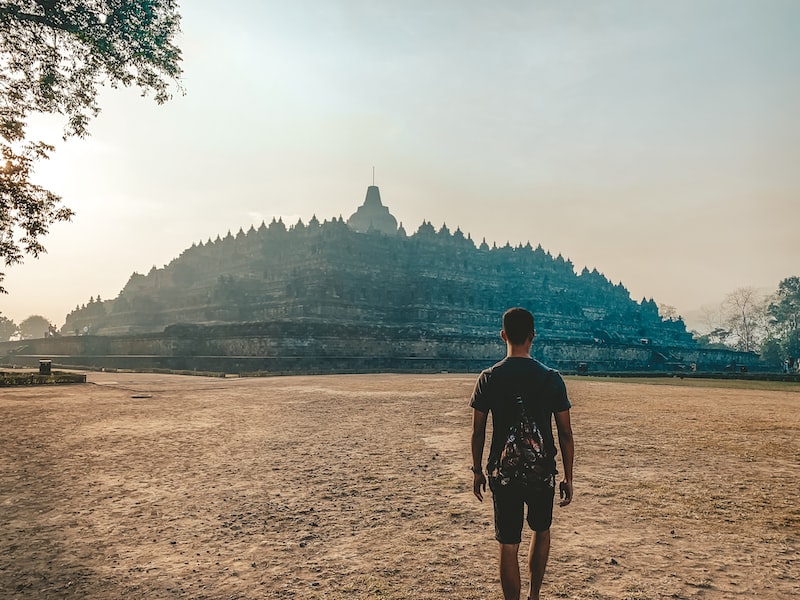 Endonezya'daki Borobudur Tapınağı ve Angkor Wat: Budist ve Hindu Mirası